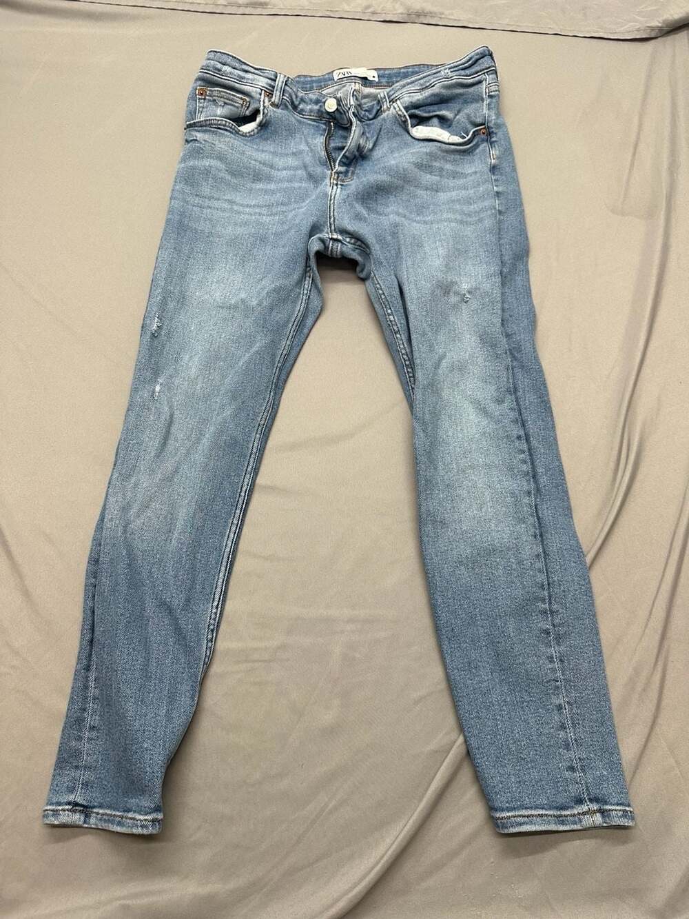 Zara Womens Light Wash Distressed Skinny Jeans Size USA 14